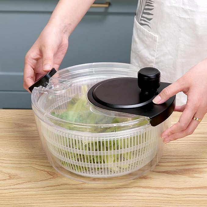 Santozz Rotary Salad Spinner with Bowl 4.2Qt, Lettuce Dryer, Vegetable Washer, Colander and Build in Draining System for Washing, Draining Vegetables, Greens and Fruits