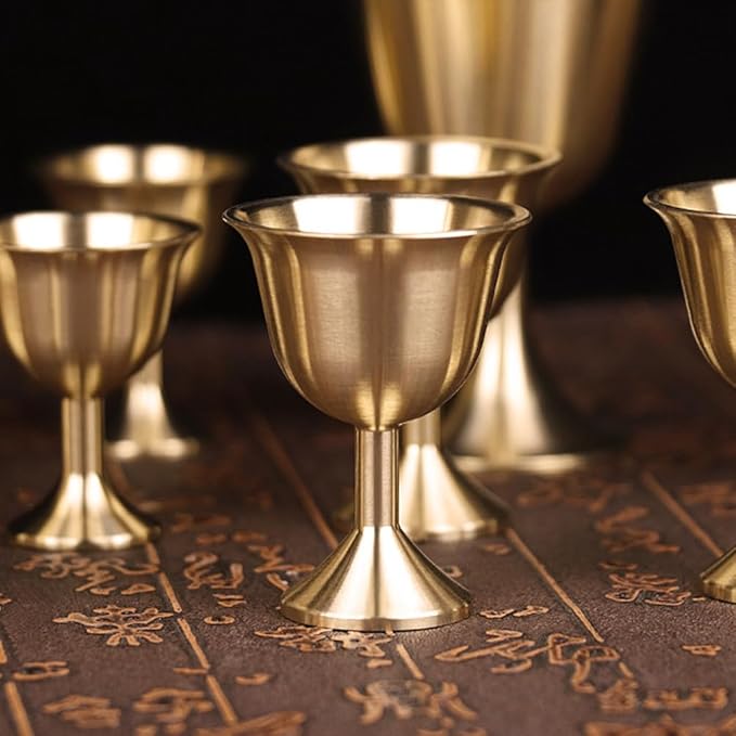Veemoon Small Copper Wine Goblet, 4pcs Brass Chalice Glasses Golden Communion Cup Offering Cup Buddhist Water Bowl Metal Wine Shot Glass for Church Ritual Cocktail (5.5CM 25ML)