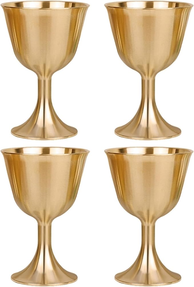 Veemoon Small Copper Wine Goblet, 4pcs Brass Chalice Glasses Golden Communion Cup Offering Cup Buddhist Water Bowl Metal Wine Shot Glass for Church Ritual Cocktail (5.5CM 25ML)