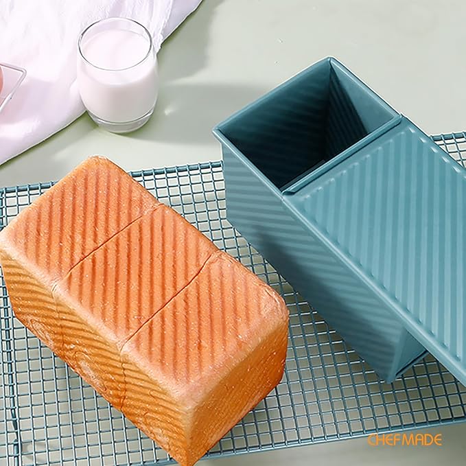 CHEFMADE Pullman Loaf Pan with Lid, 1 lb Dough Capacity Non-Stick Bread Pan Carbon Steel Bakeware Toast Mold with Cover for Baking Bread - Green