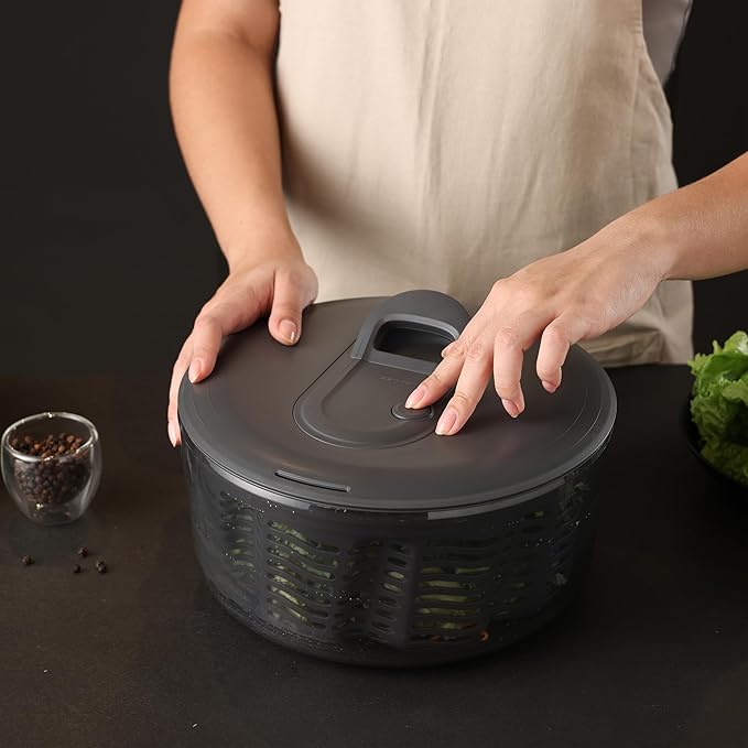 Zyliss Easy Spin Salad Spinner - Fruit & Veggie Dryer - Produce Spinner & Cleaner for Salad Prep - Dishwasher-Safe Kitchen Essential - Non-Slip Bowl with Pull Handle - Grey Easy Spin Large