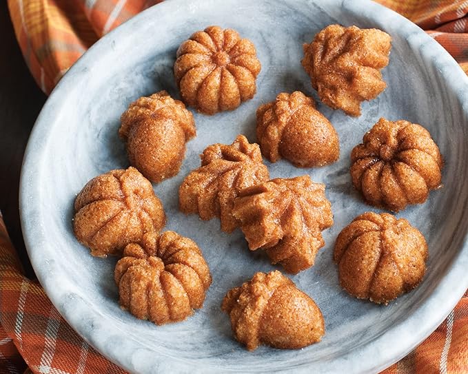 Nordic Ware Autumn Delights Cakelet Pan