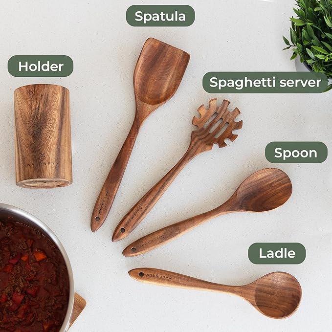 WALDWERK Wooden Spoons for Cooking β 4-Piece Kitchen Utensils Set with Teak Wood Spoons, Spatula, Pasta Server & Holder β Wooden Utensil Set β Cooking Utensils β Utensil Sets - Non Toxic