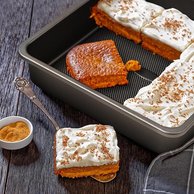 Square Cake Pan, Nonstick Baking Pan for Bread or Brownie, 9x9 Inch Bakeware with Diamond Texture Pattern, Set of 2