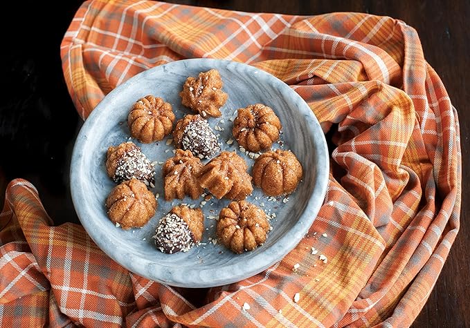 Nordic Ware Autumn Delights Cakelet Pan