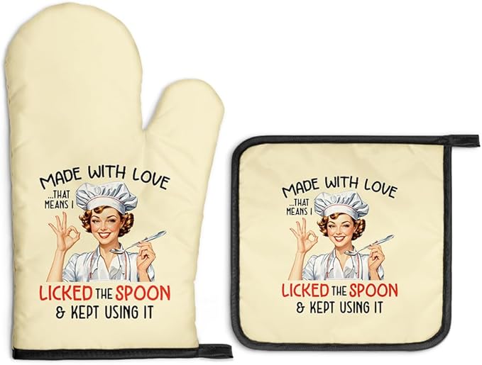 Made with Love Means I Licked The Spoon Oven Mitts and Pot Holders Sets, Funny Kitchen Oven Mitts for Women, Hostess Gifts for Mom Wife, Christmas Baking Gifts for Her Housewives Bakers