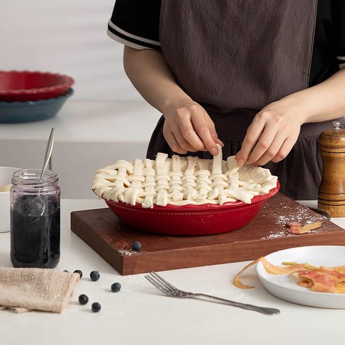 Fun Elements Pie Pan, 9 Inch Ceramic Pie Dish, Deep Dish Pie Pan with Lace Emboss, Ruffled Pie Plate for Baking, Thanksgiving Christmas Gifts(Christmas Red)