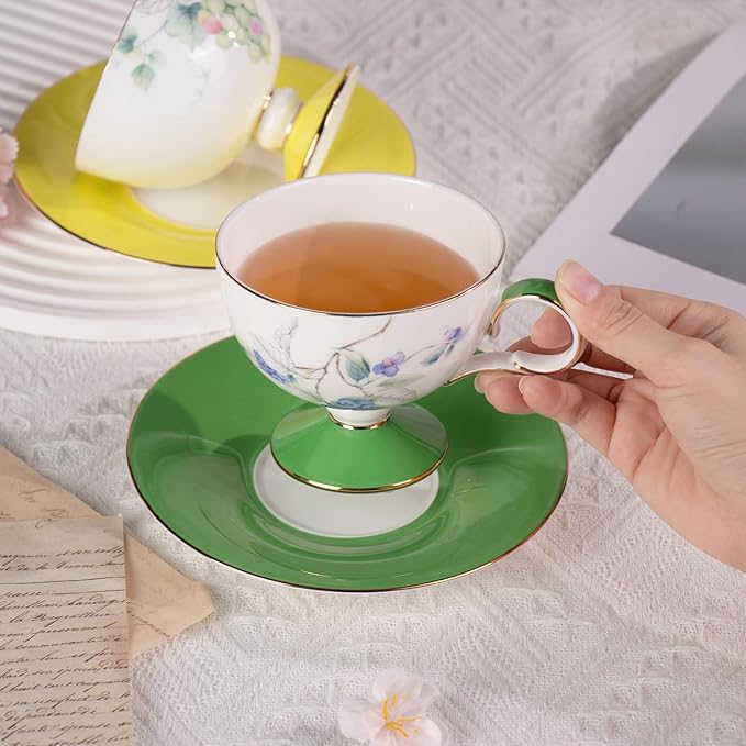 KAMMAK Ceramic Tea Cup and Saucer Set with Gold Trim, Grape & Blueberry Fruit Pattern, 220ml Elegant Bone China Coffee Cup with Yellow & Green Saucers for Afternoon Tea, Gift for Women