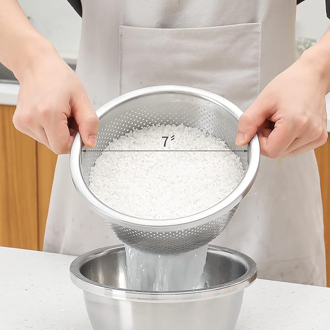 304 Stainless Steel Microporous Colander,2QT Large Capacity with Mixing Bowl For washing vegetables, fruit and rice and for draining cooked pasta(2PC)