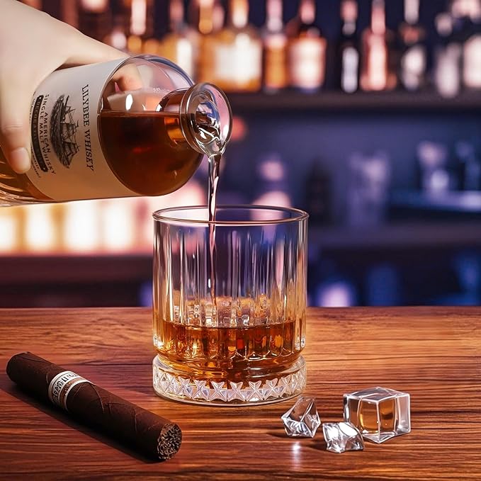 Whiskey Glass Set of 4，12 oz Bourbon Glass, Lead-Free Crystal Old Fashioned Glass Set, Suitable for Scotch Whisky, Cocktails, Home Bar Parties, Unique Gift for Men and Women