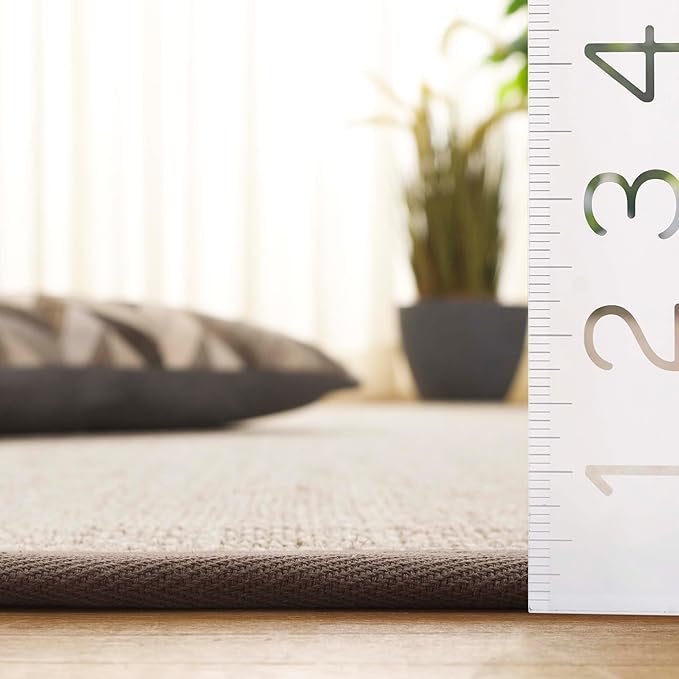 SAFAVIEH Area Rug 8' Round - Natural Fiber Collection - Marble & Khaki, Sisal, Woven Design with Border (NF143E)