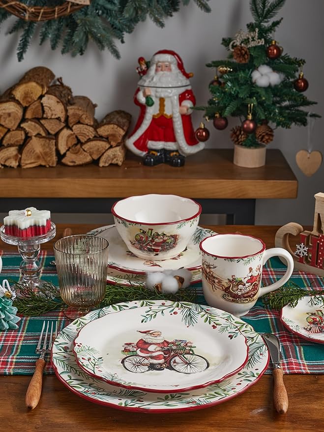 Santa On The Way Wreath Scalloped Dinner Plates Set of 4 (11 Inch)