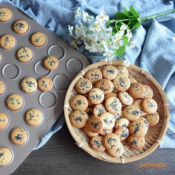 CHEFMADE Macaron Cake Pan, 30-Cavity Non-Stick Macaroon Biscuits Cookie Bakeware for Oven Baking (Champagne Gold)