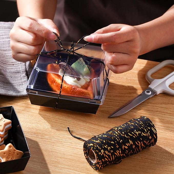 Ctosree 100 Pcs Paper Charcuterie Boxes with Clear Lids 4.5 Inches Disposable Cake Square Dessert Container Bakery Boxes Bundle with Rope for Food Cake Slice Cookie Sandwich Dessert(Black)