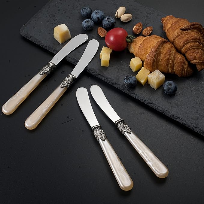 REVERIE Collection 4-piece Stainless Steel Butter Spreader Cheese Knife, Giftable Butter Knives set, Bread Knife set (Gold)