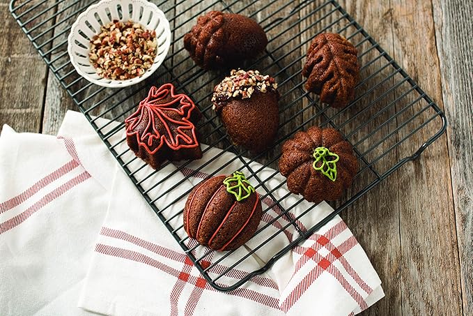 Nordic Ware Autumn Treats Pan, Bronze